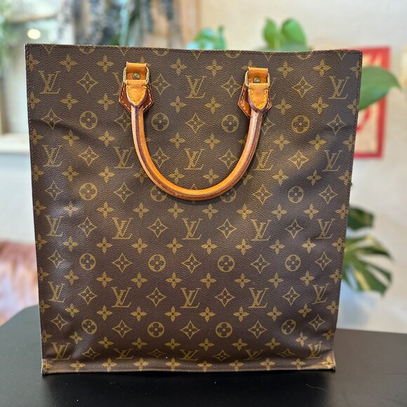 Louis Vuitton Monogram Sac Plat - Picture 4 of 15
